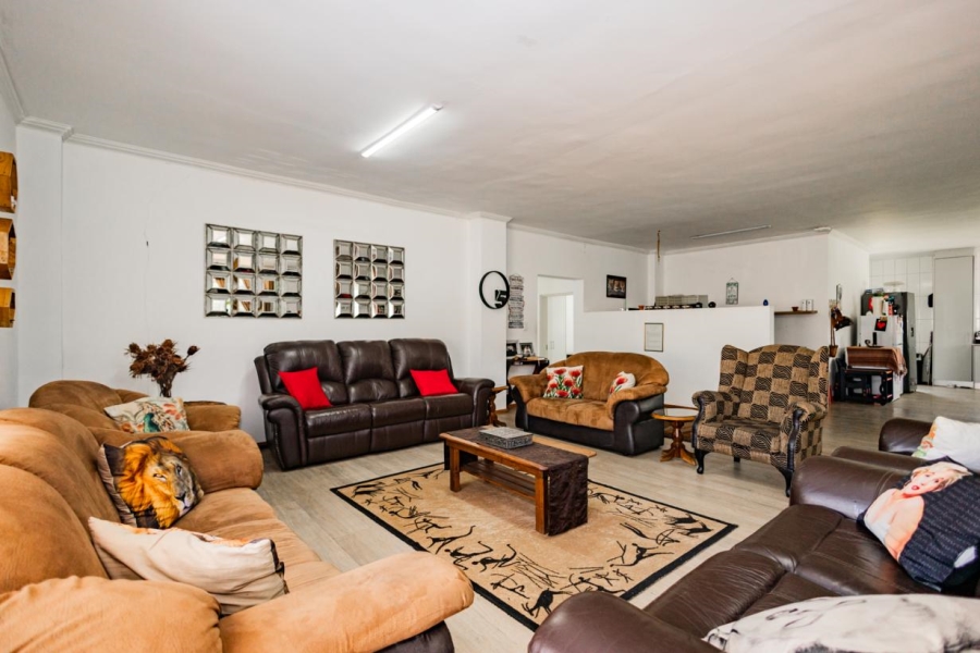 8 Bedroom Property for Sale in Joostenbergvlakte Western Cape